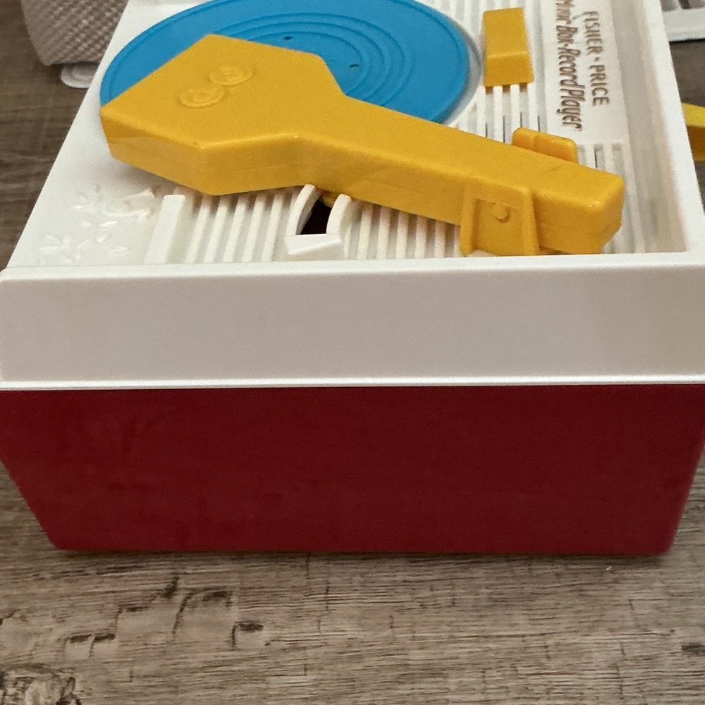 Fisher-Price Red and Blue Music Box Player and record - 2014 - Picture 3 of 11